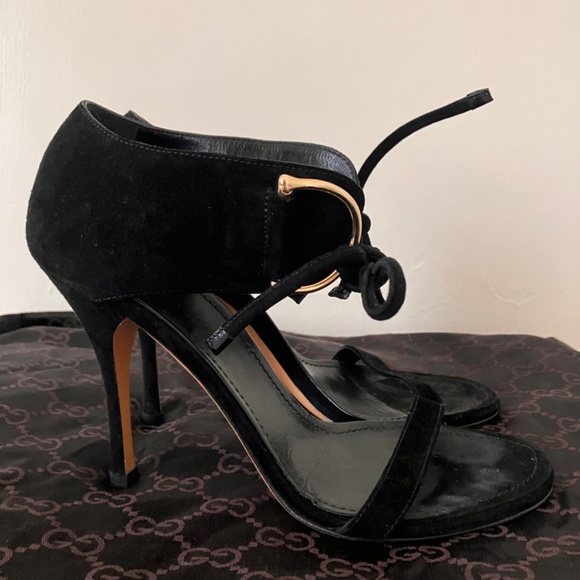 GUCCI SILVER STIRRUP SUEDE HEELS - Picture 2 of 9